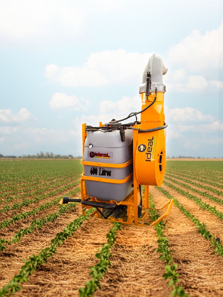 Pulverizador de arrastre Ideal de 600 litros, nuevo, en cultivo